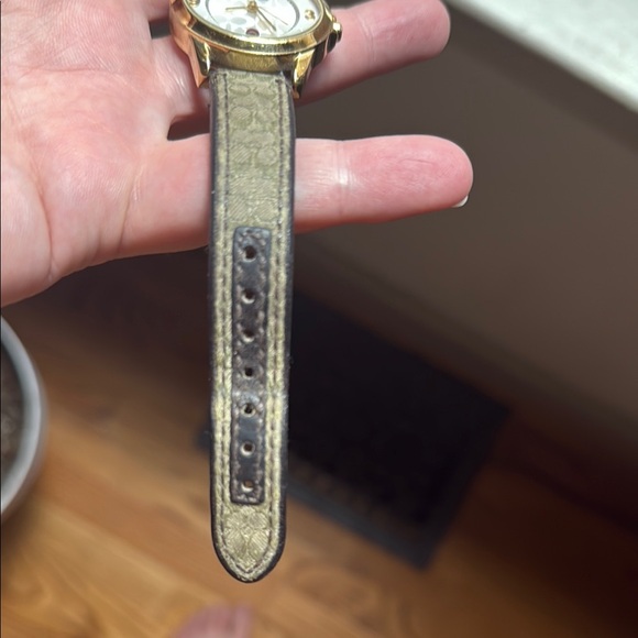 Vintage Coach leather watch - Picture 7 of 10